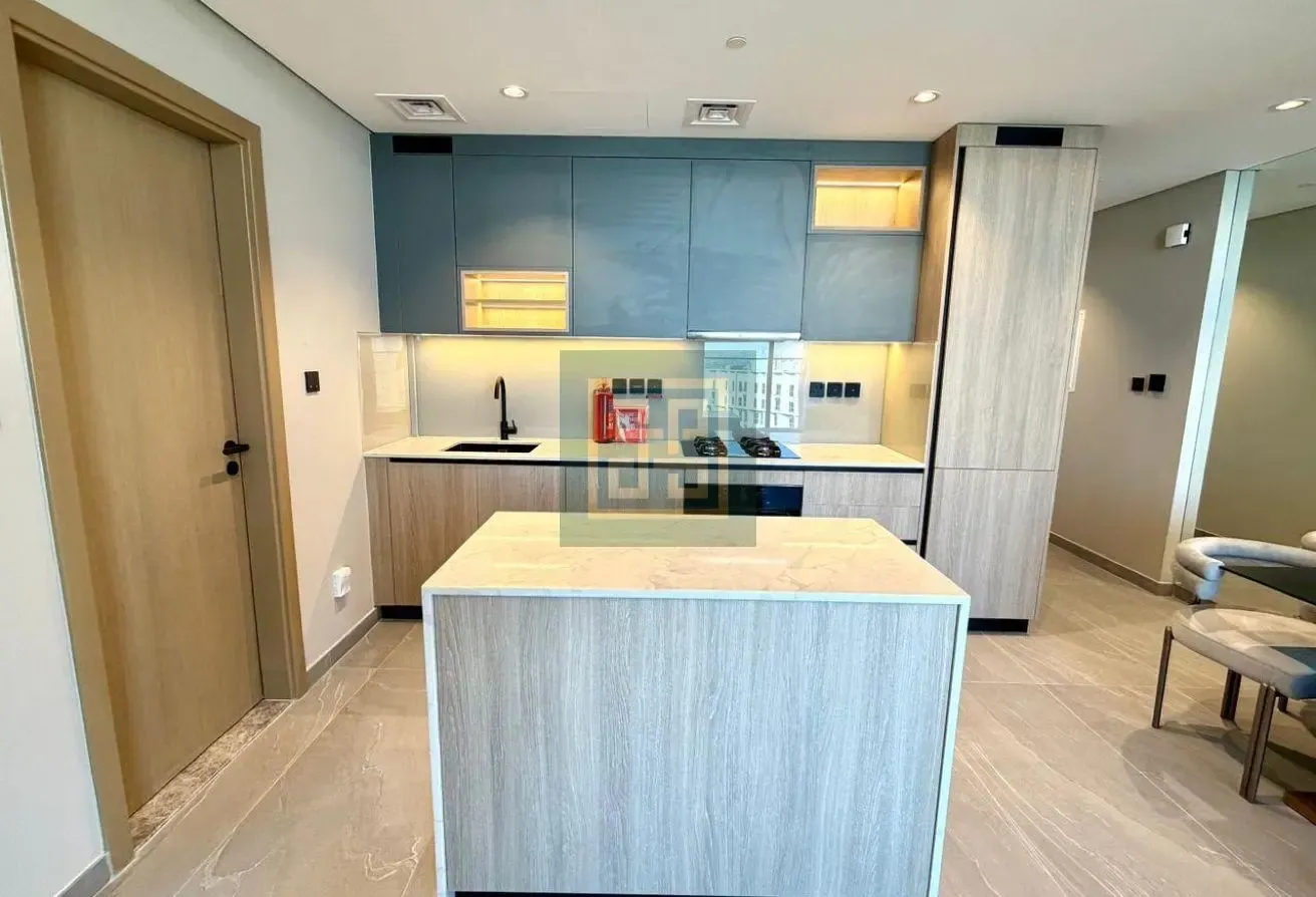 Fully Furnished | High Floor | Availabe to Move In