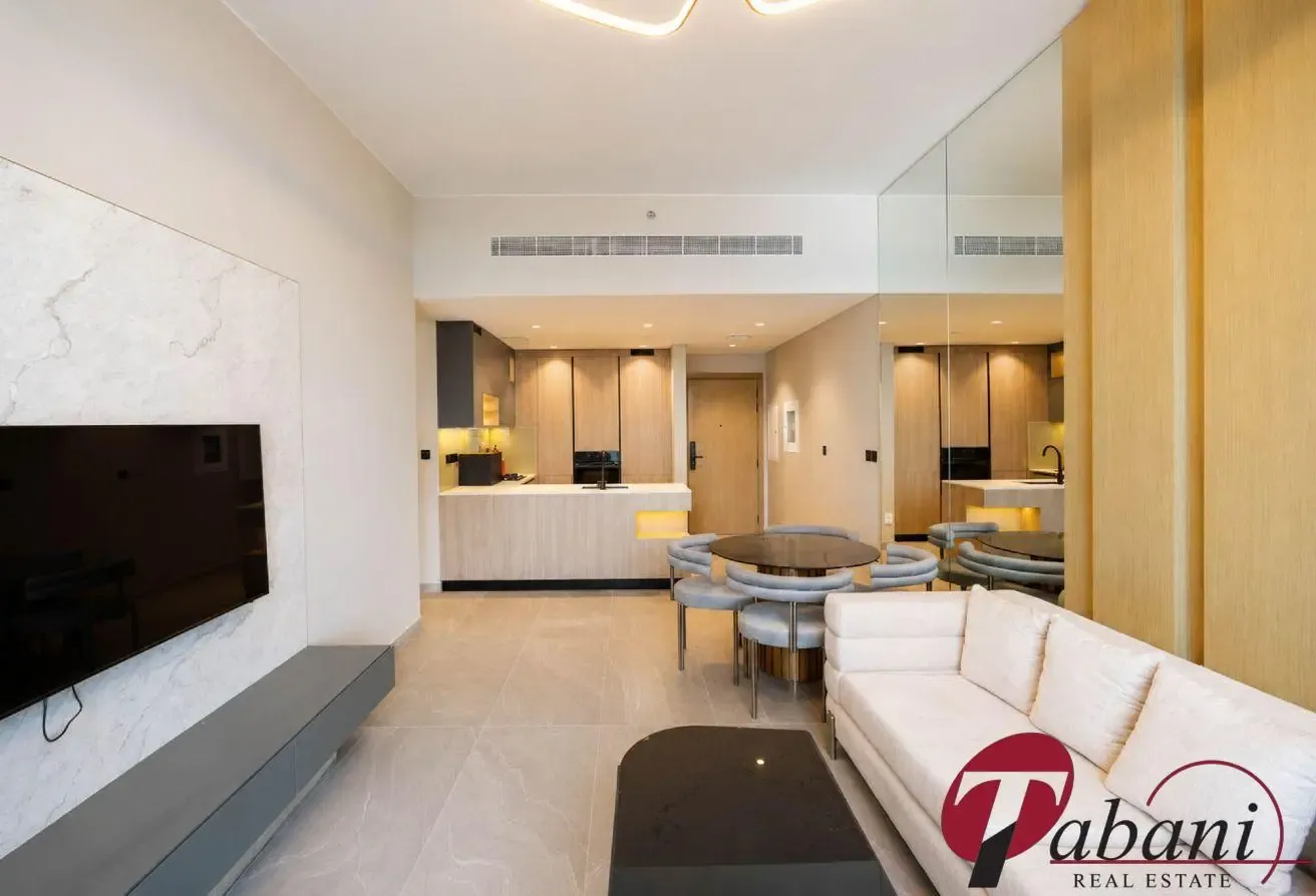 High Floor I Ready I Corner | Prescott Furnished