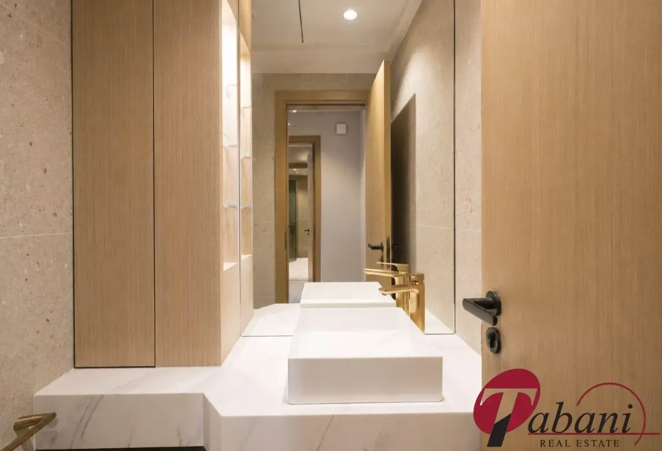 High Floor I Ready I Corner | Prescott Furnished