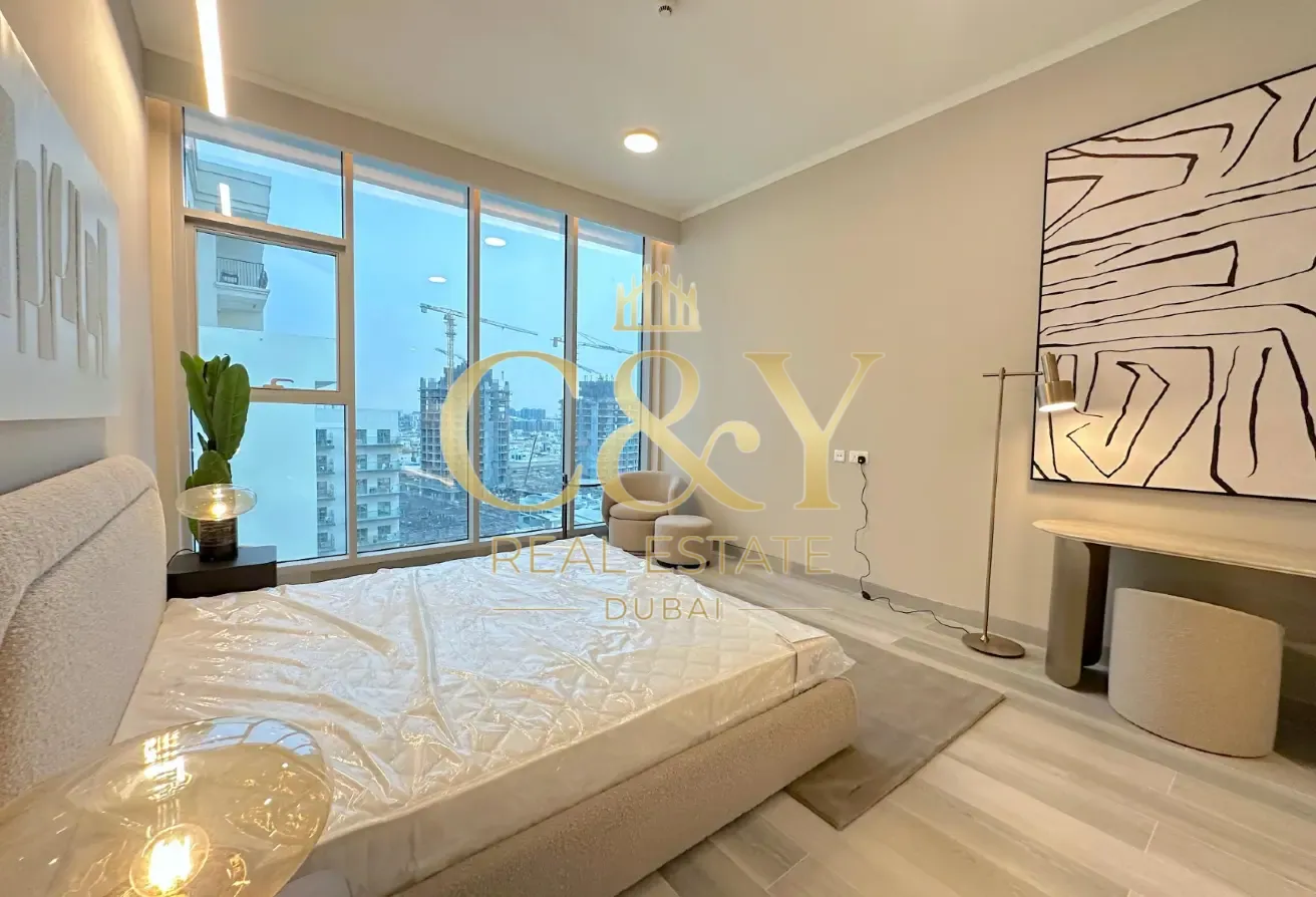 Investor Deal * Top Floor * Close to Circle Mall