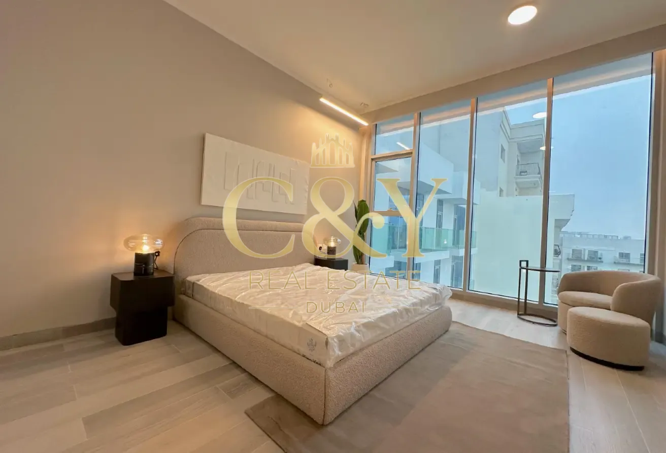 Investor Deal * Top Floor * Close to Circle Mall