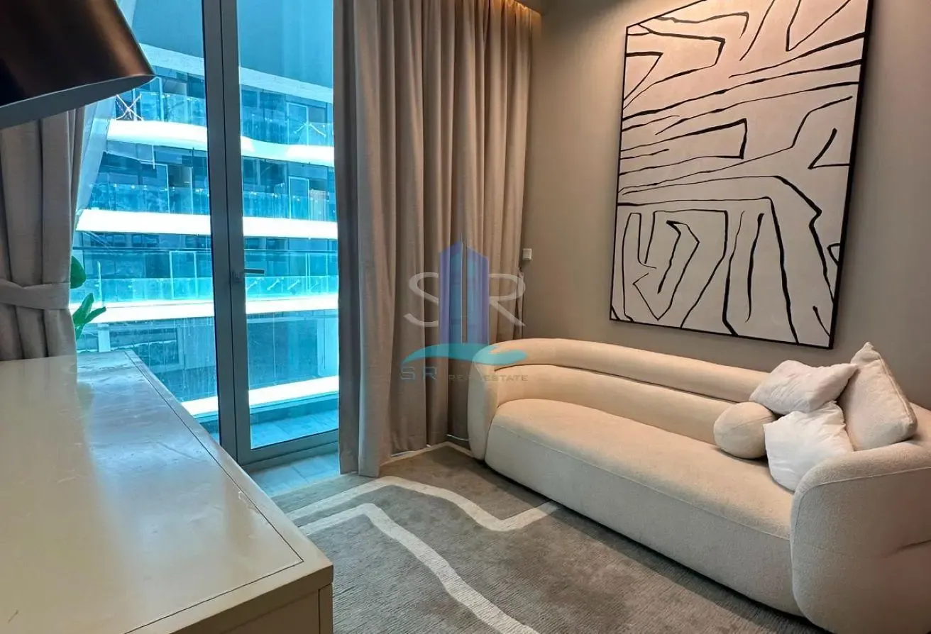 Spacious Layout l furnished New l Ready to move