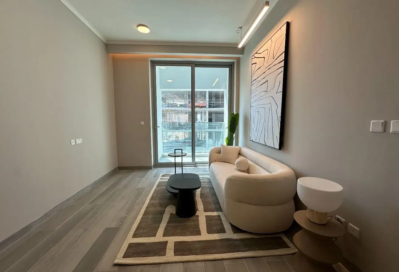 1BR Fully Furnished| Ready to Move| Near mall