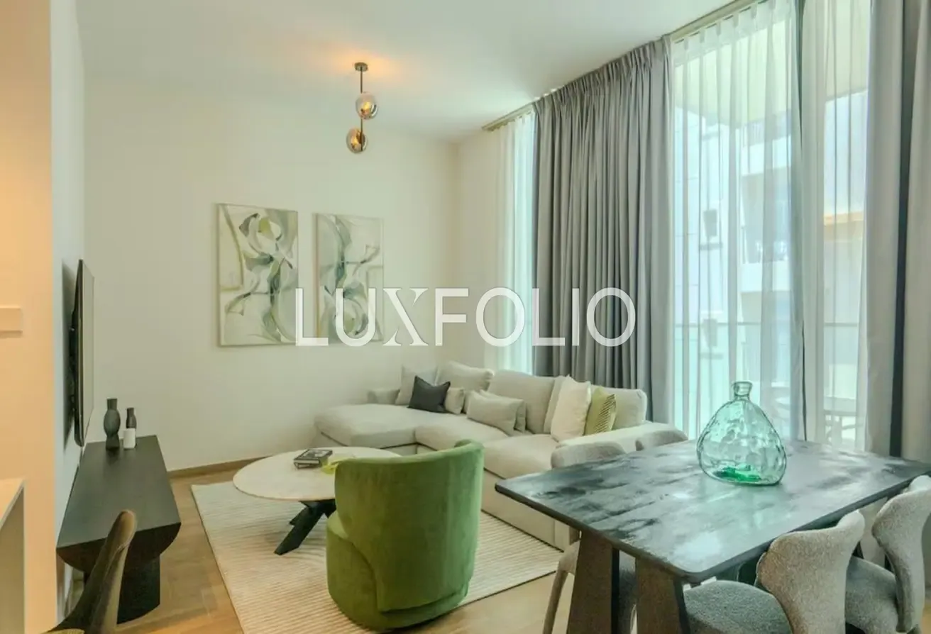 Open Layout | Park and Pool View | Ellington