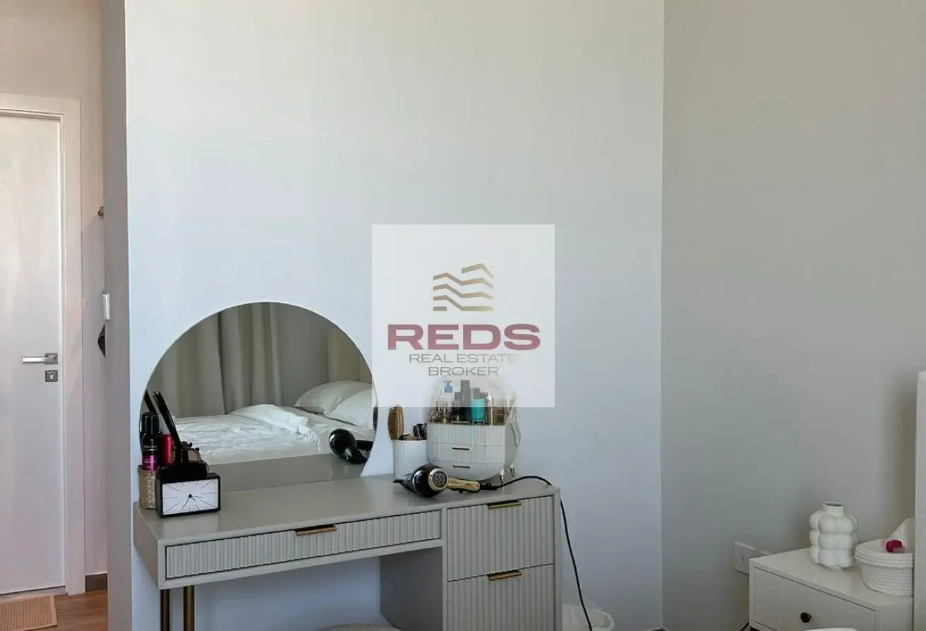 Investor Best Deal! Large Layout! Fully Furnished