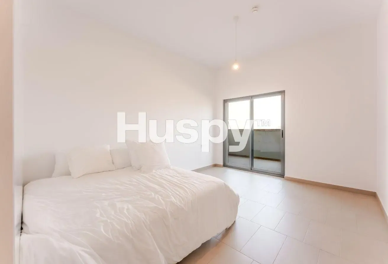 Vacant | Large Layout | Close to Amenities