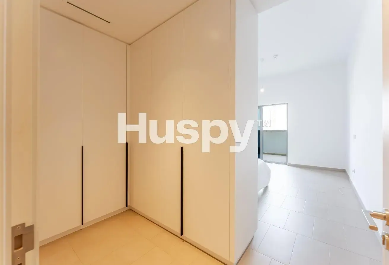 Vacant | Large Layout | Close to Amenities