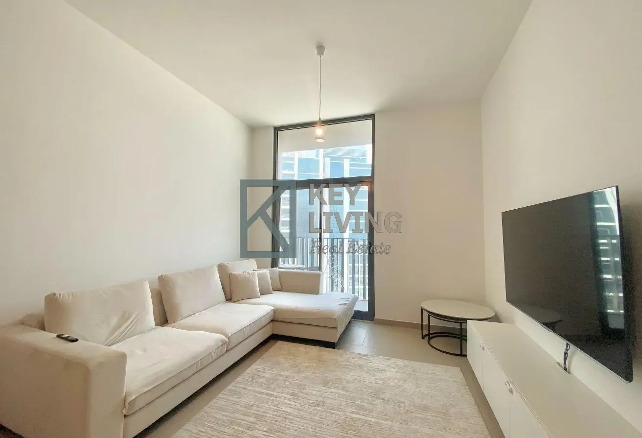 Modern Living | Midfloor | Unfurnished | Tenanted