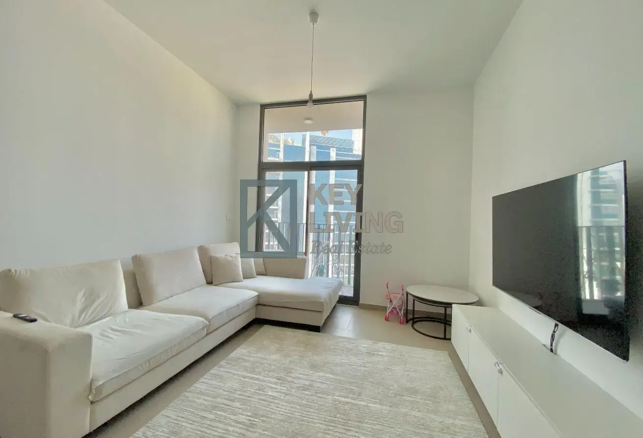 Modern Living | Midfloor | Unfurnished | Tenanted