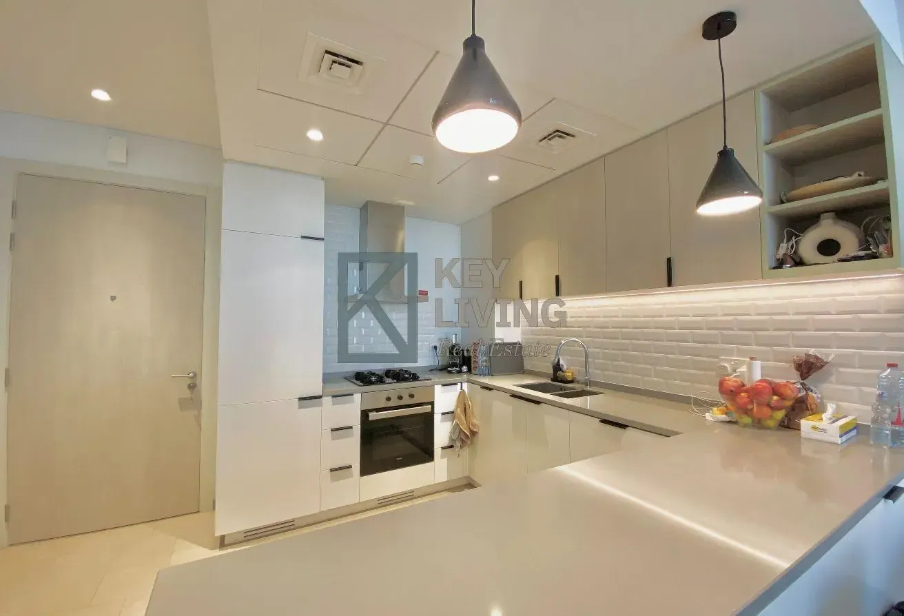 Modern Living | Midfloor | Unfurnished | Tenanted