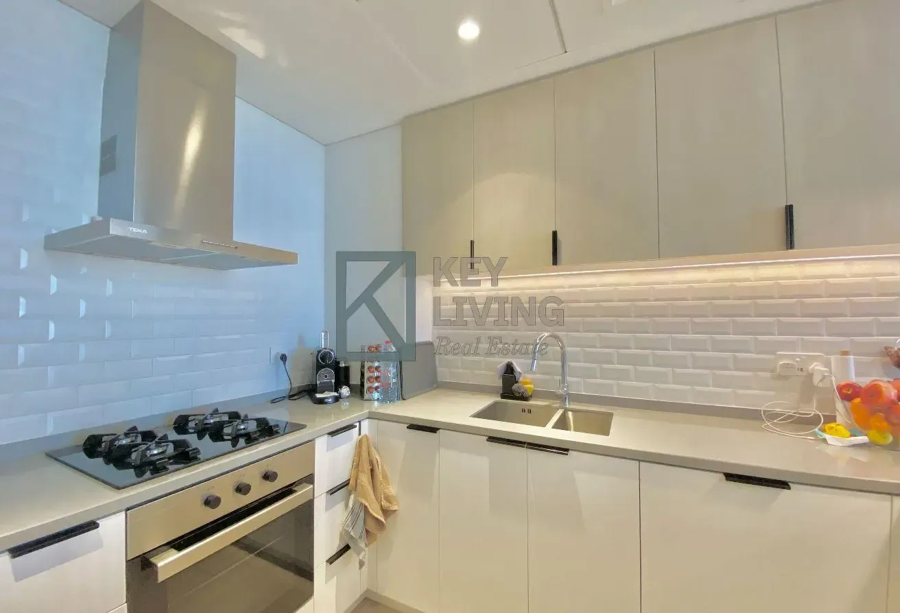 Modern Living | Midfloor | Unfurnished | Tenanted