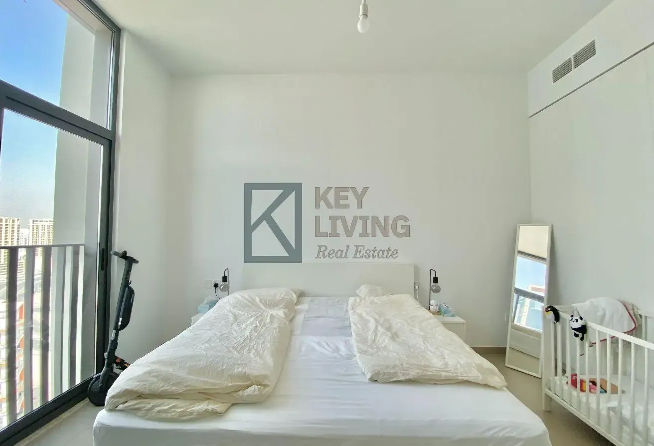 Modern Living | Midfloor | Unfurnished | Tenanted