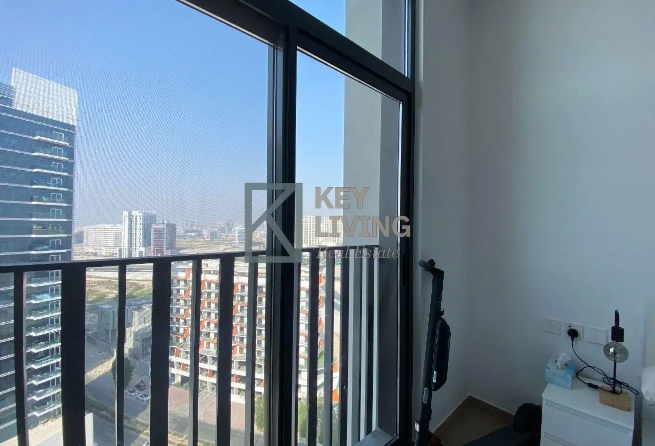 Modern Living | Midfloor | Unfurnished | Tenanted