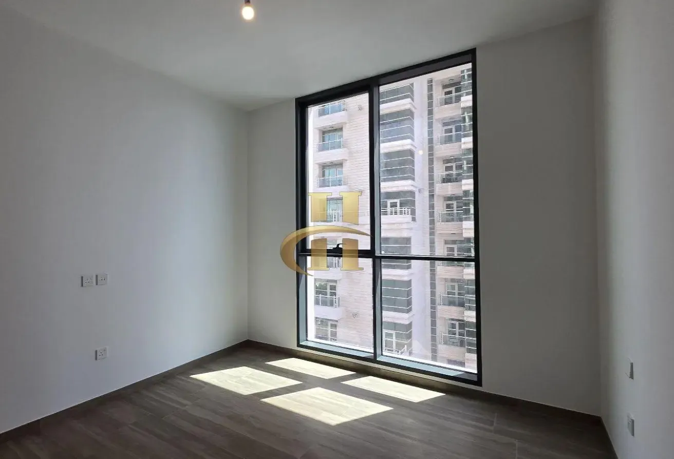 Vacant | Ready to Move In |  With Kitchen Island