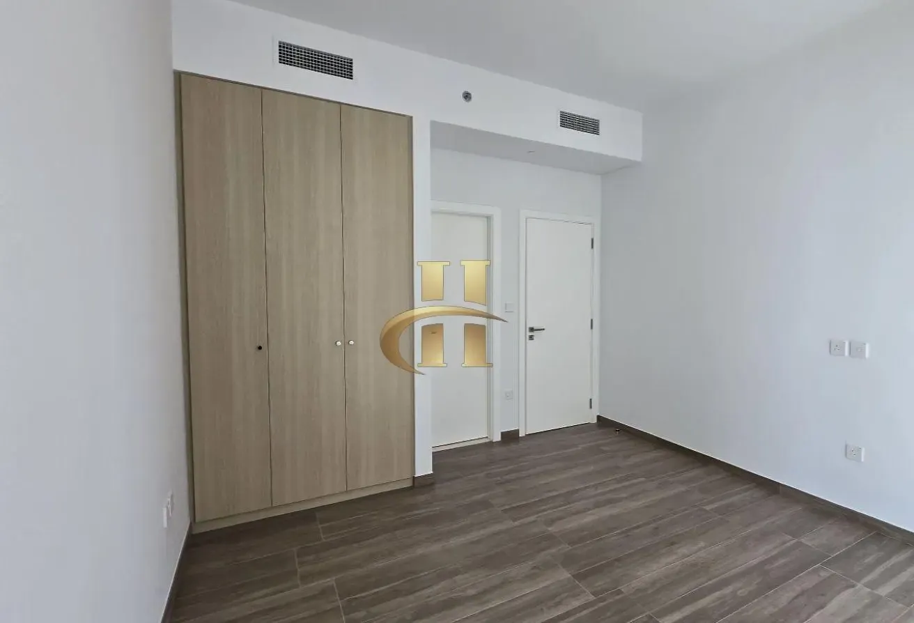 Vacant | Ready to Move In |  With Kitchen Island