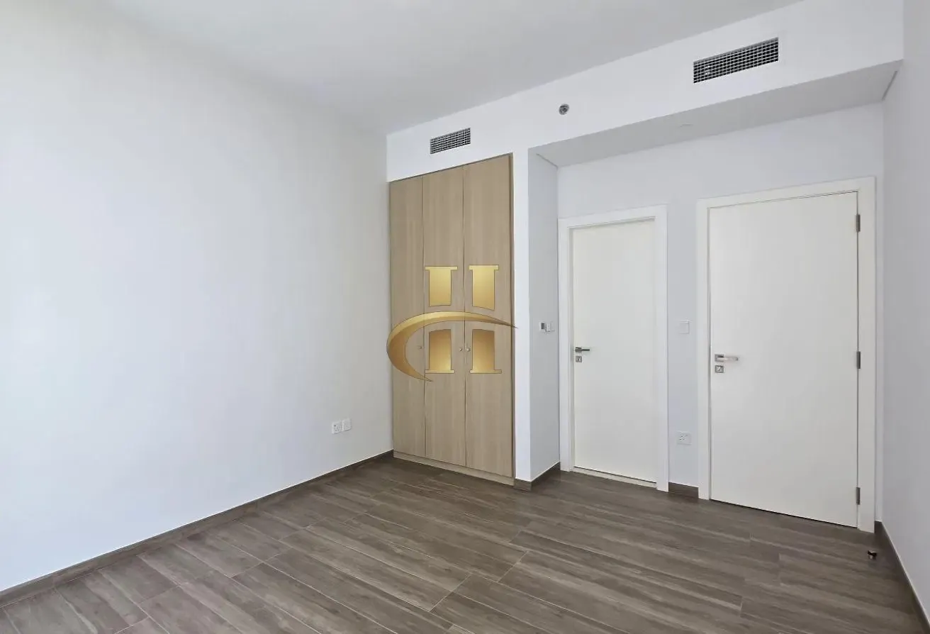 Vacant | Ready to Move In |  With Kitchen Island