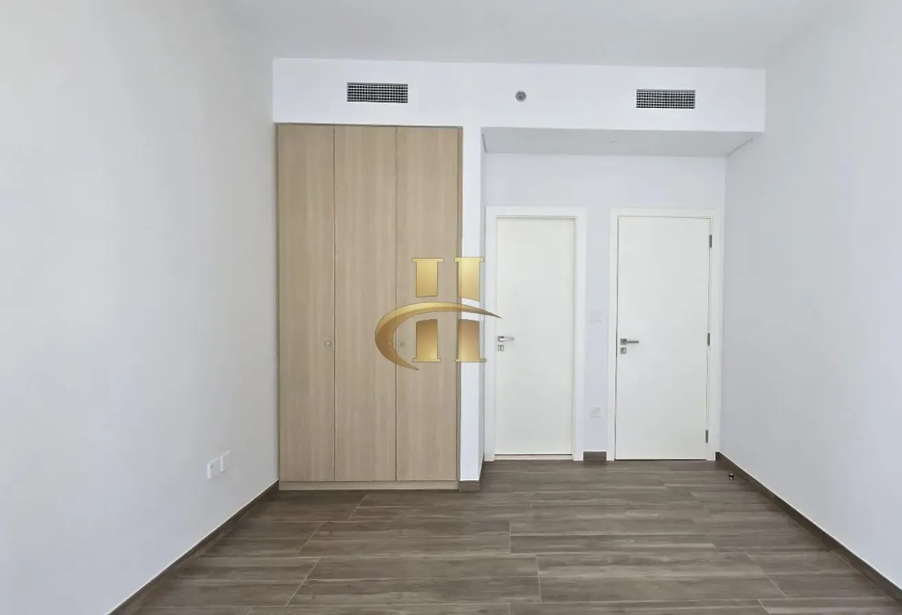Vacant | Ready to Move In |  With Kitchen Island