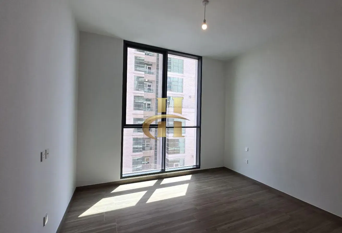 Vacant | Ready to Move In |  With Kitchen Island