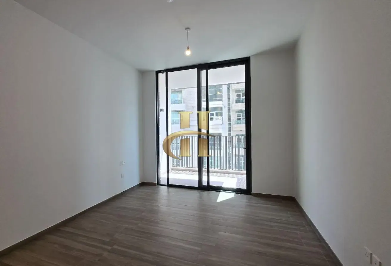 Vacant | Ready to Move In |  With Kitchen Island