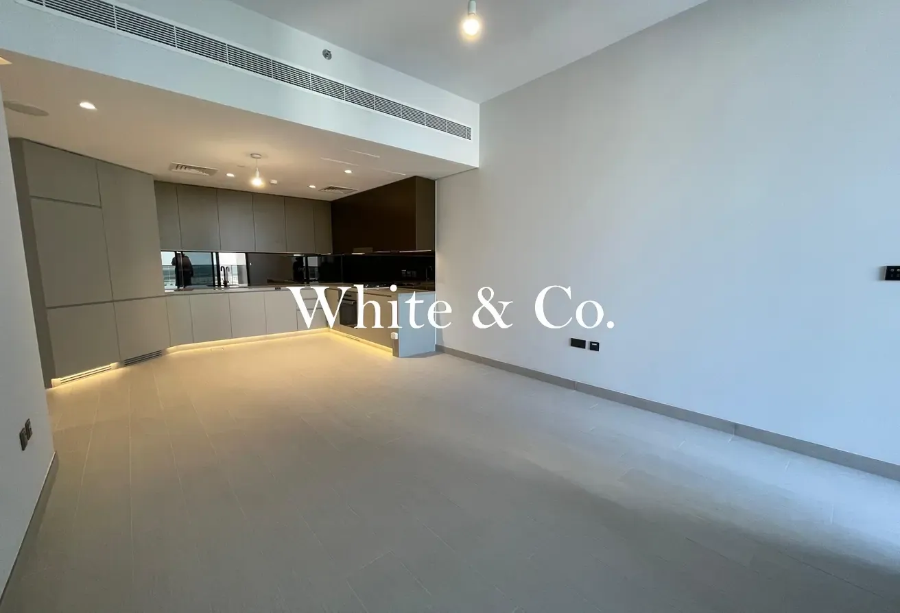 CREEK VIEW / BRAND NEW / PREMIUM FINISHING