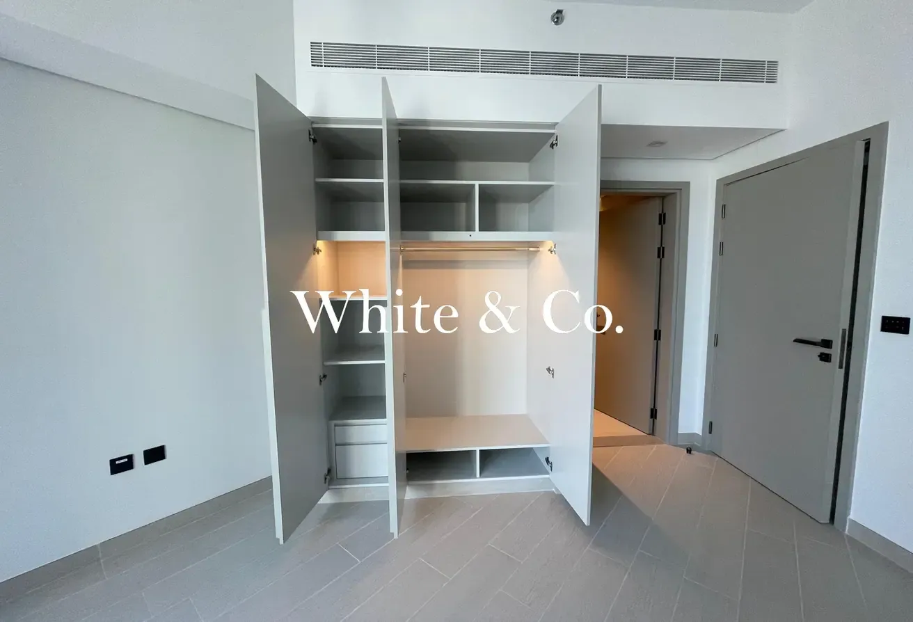 CREEK VIEW / BRAND NEW / PREMIUM FINISHING