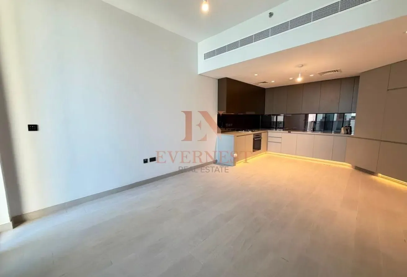 Brand New I skyline Views I Prime location