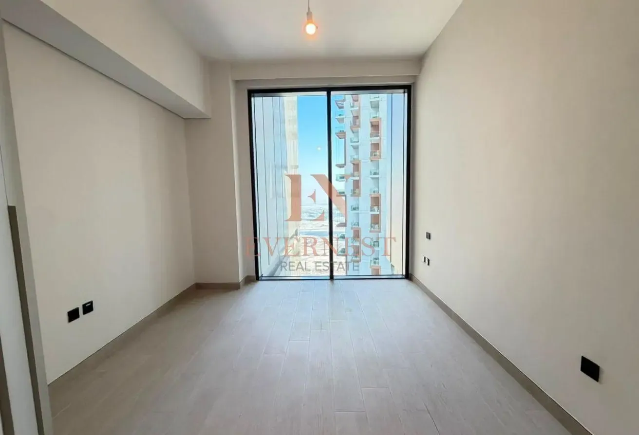 Brand New I skyline Views I Prime location