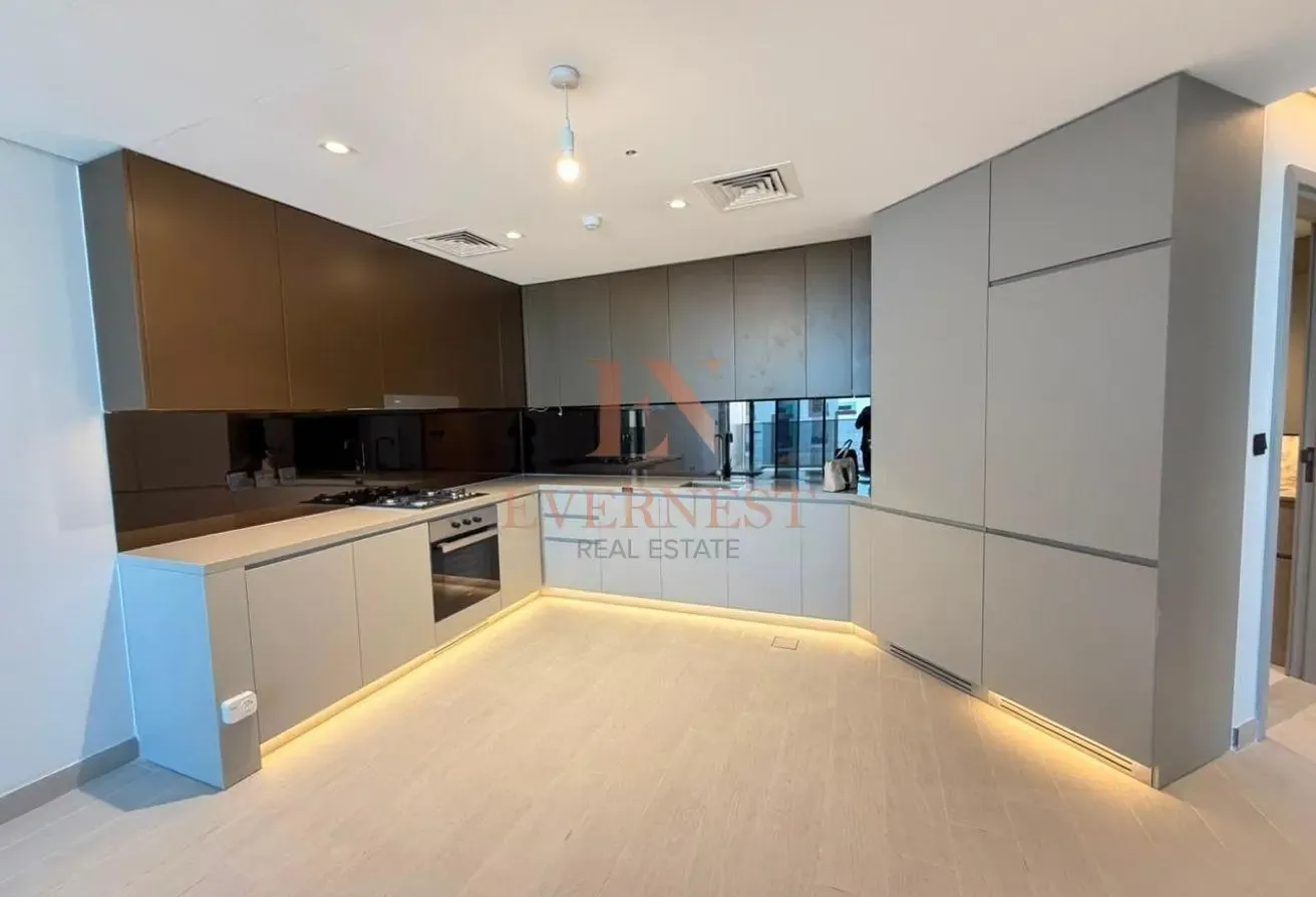 Brand New I skyline Views I Prime location