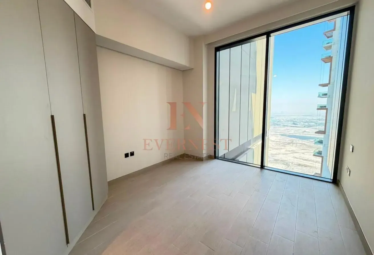 Brand New I skyline Views I Prime location