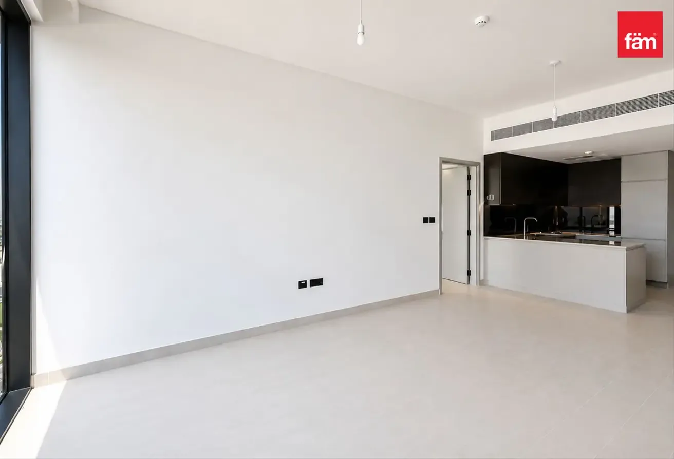 Exclusive | High Floor | Creek & City View