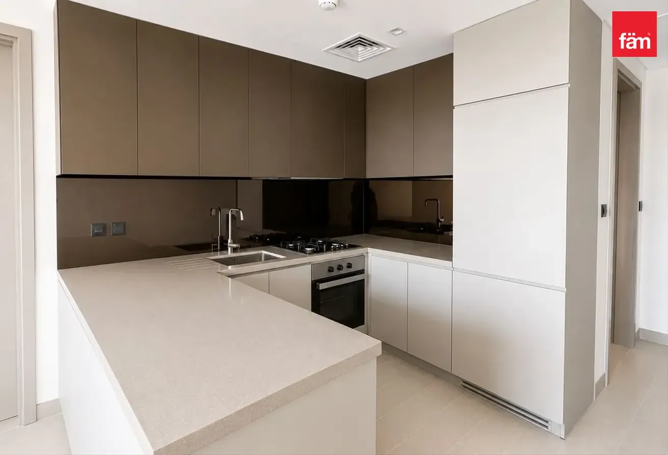 Exclusive | High Floor | Creek & City View
