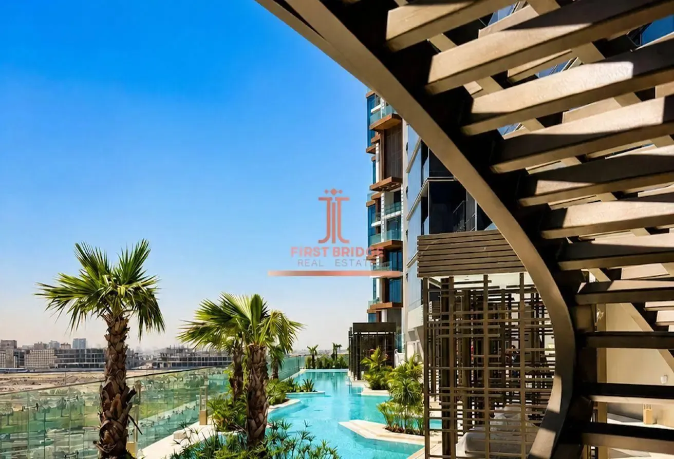 Above 35th Floor | Skyline View | Luxury Living