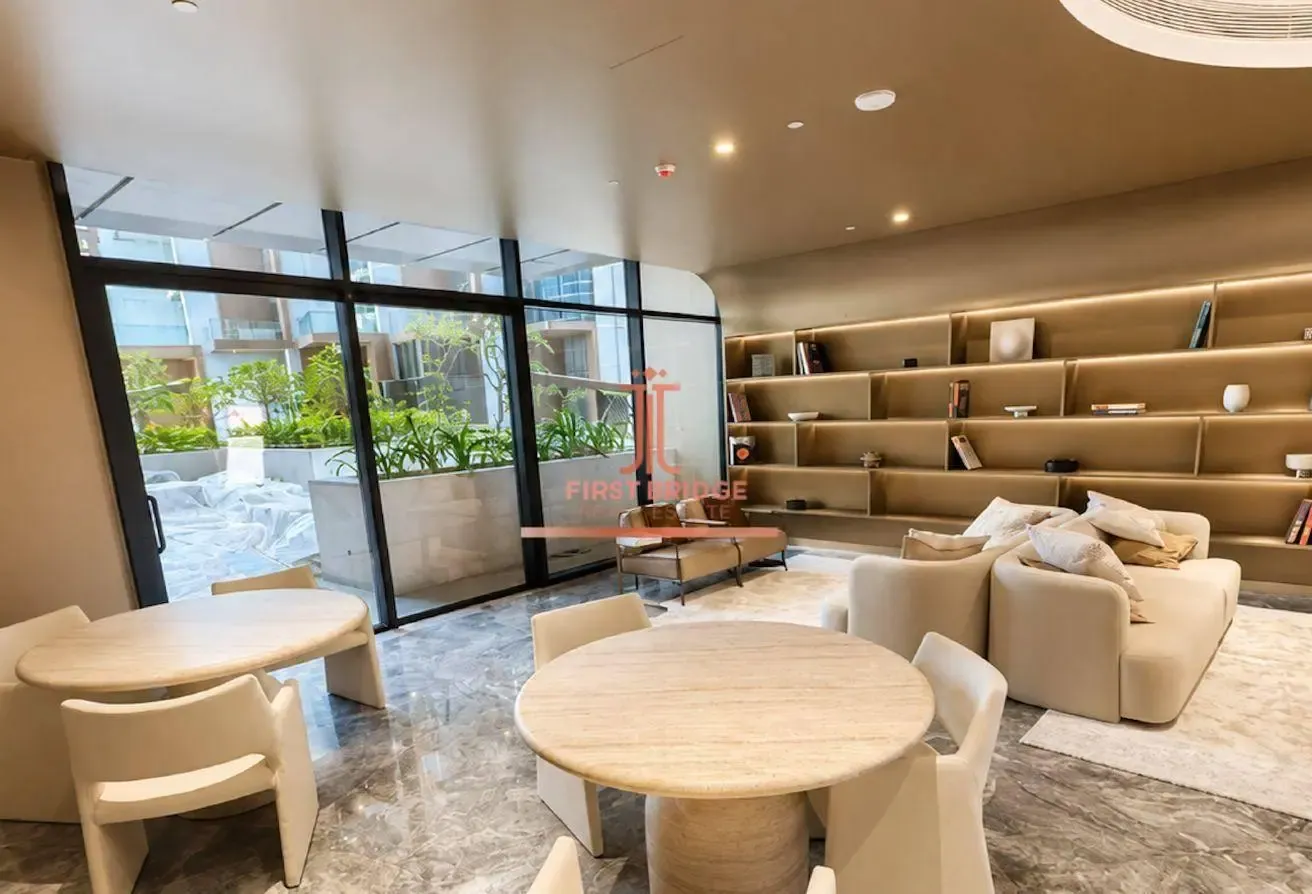 Above 35th Floor | Skyline View | Luxury Living