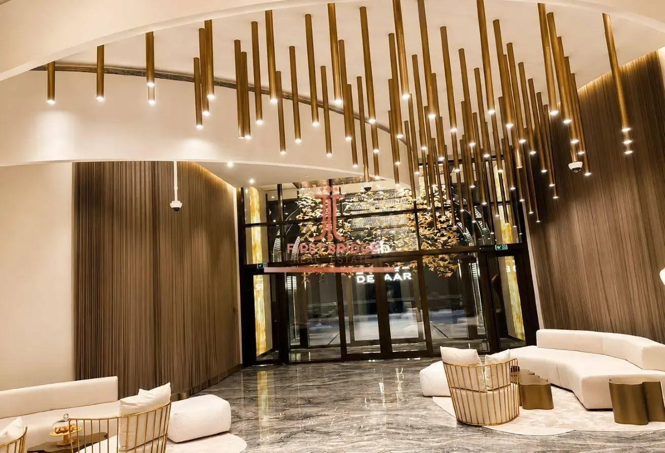 Above 35th Floor | Skyline View | Luxury Living