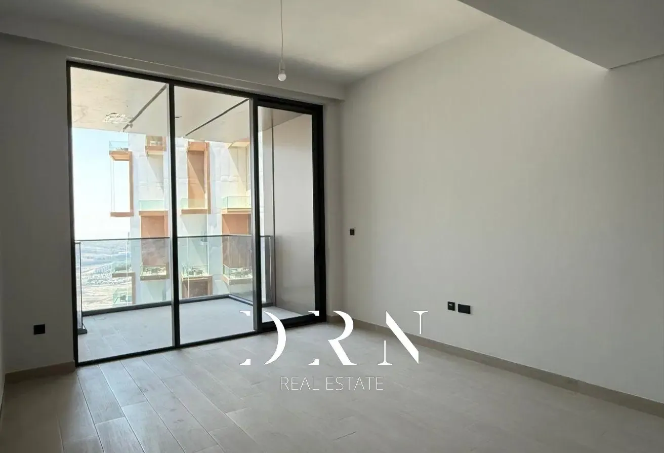 BRAND NEW | UNFURNISHED | AVAILABLE