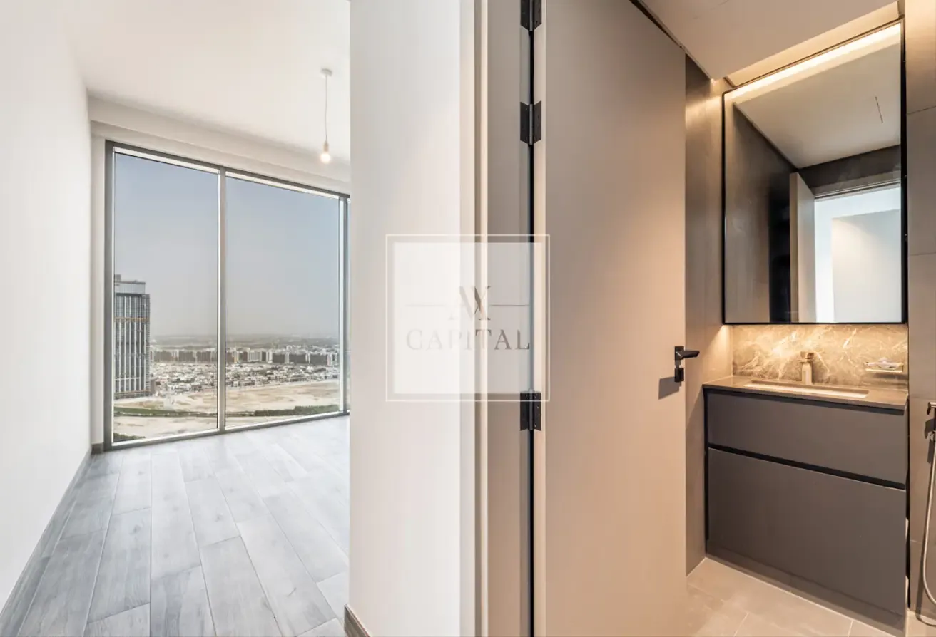 High Floor Living | Corner Unit | Canal View