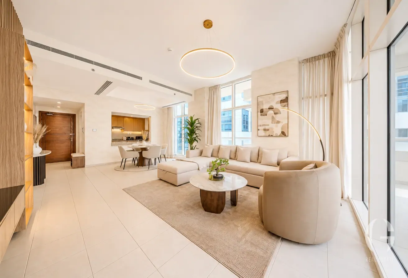 Fountain and Courtyard View | Corner Unit