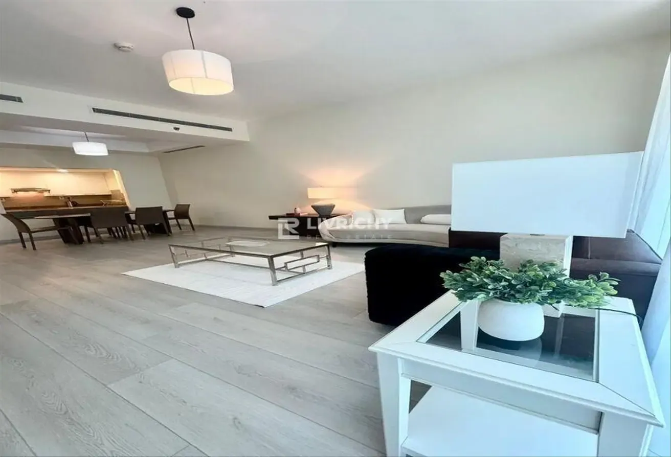 SPACIOUS 1BR | GREAT LOCATION | VACANT