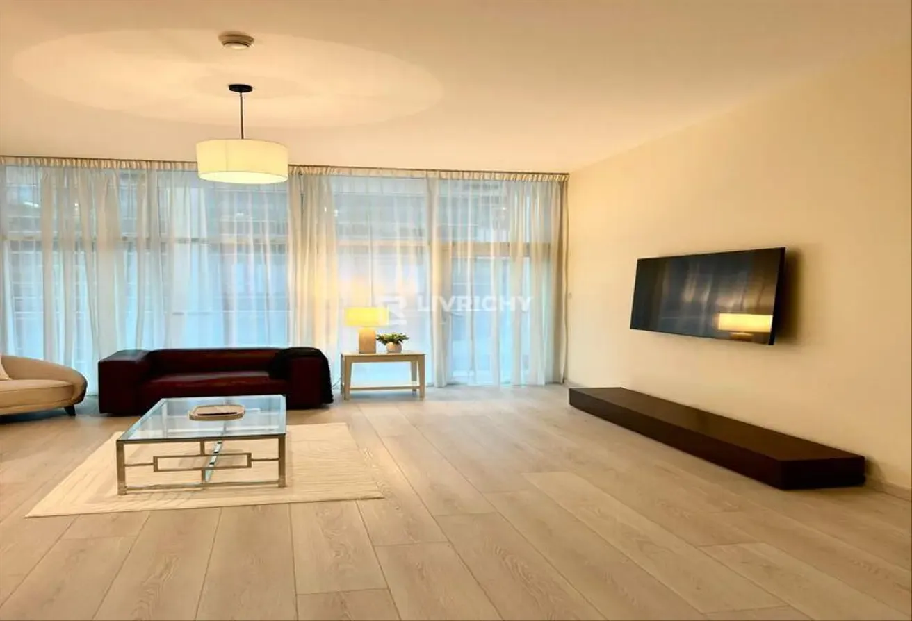 SPACIOUS 1BR | GREAT LOCATION | VACANT