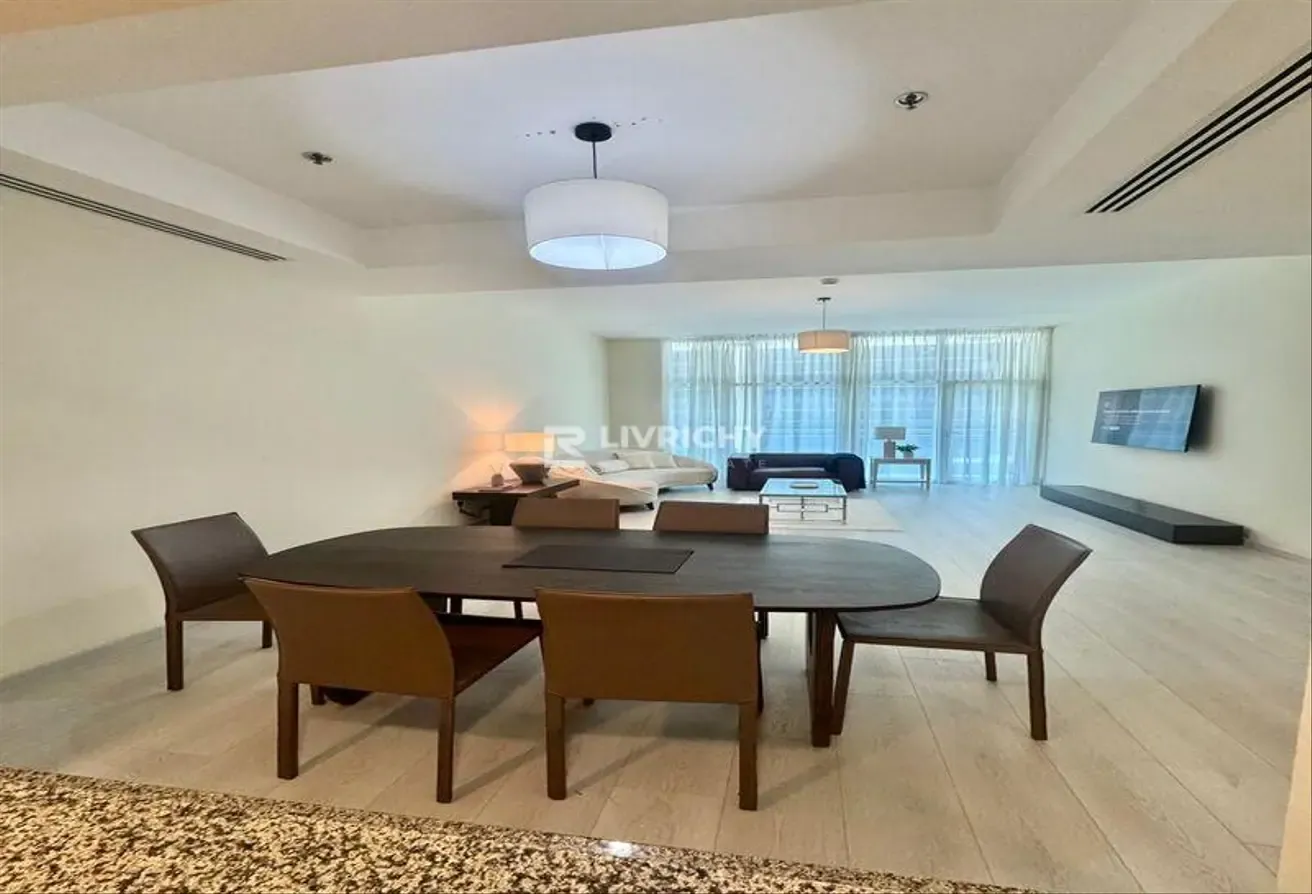 SPACIOUS 1BR | GREAT LOCATION | VACANT