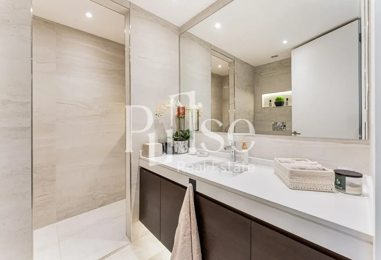 Spacious | Upgraded and Furnished | DIFC