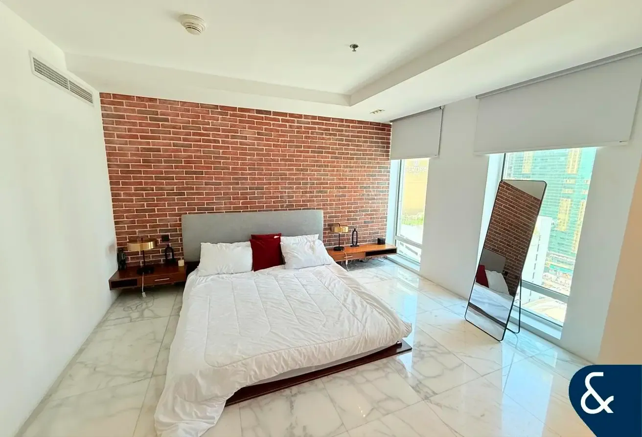 Vacant | Upgraded | Large Layout | Furnished