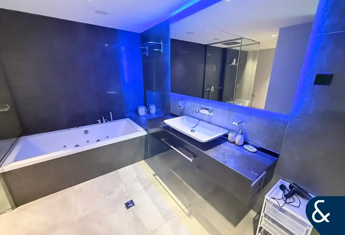 Vacant | Upgraded | Large Layout | Furnished