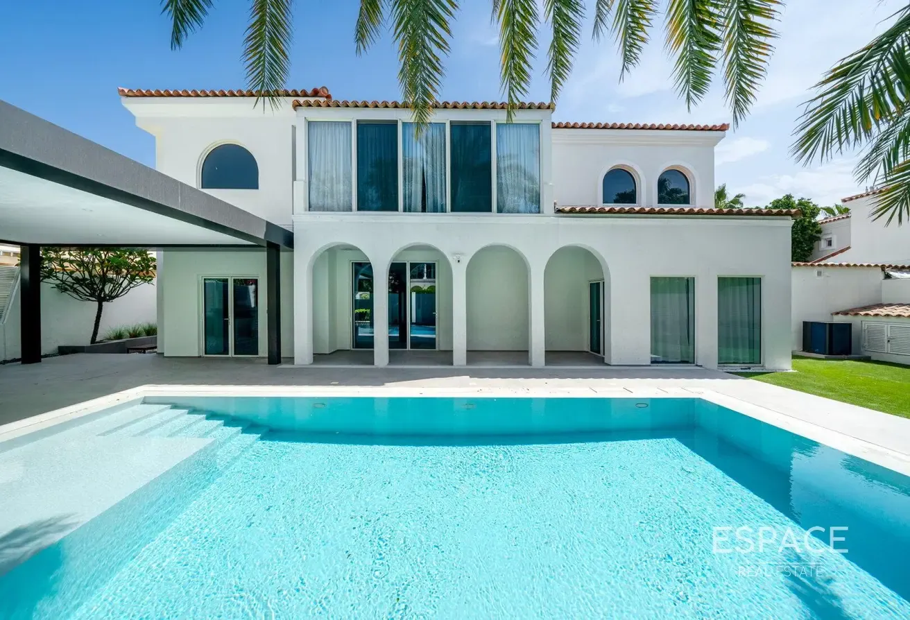 Luxury Living - Furnished - Turn Key