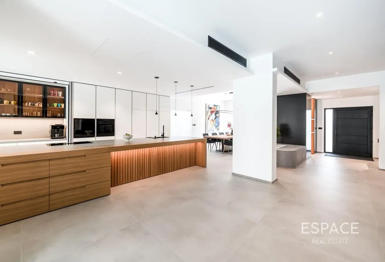 Luxury Living - Furnished - Turn Key