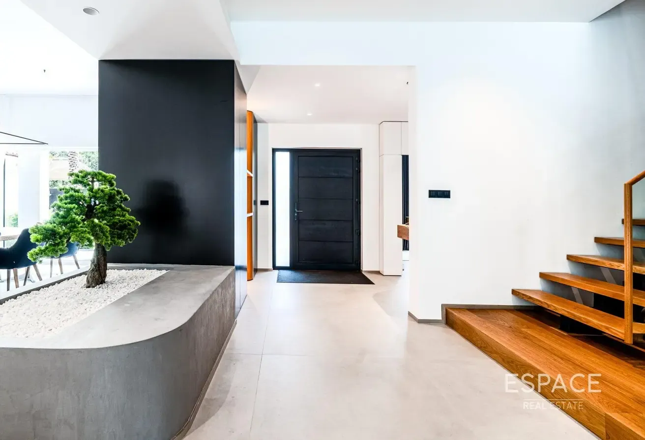 Luxury Living - Furnished - Turn Key