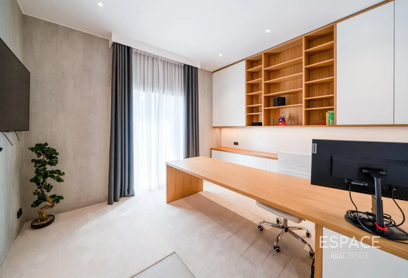 Luxury Living - Furnished - Turn Key