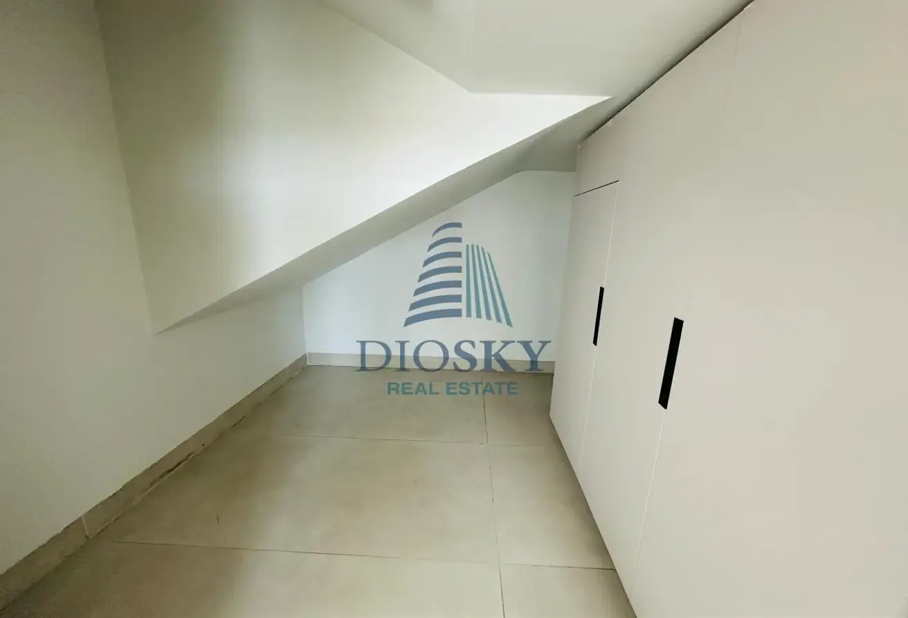 4BHK Duplex|Near Dragon Mart| High Demand Location