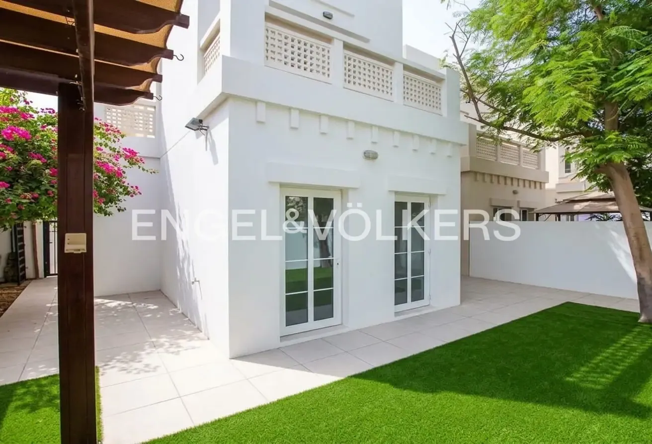 End Unit | Vacant | View Today