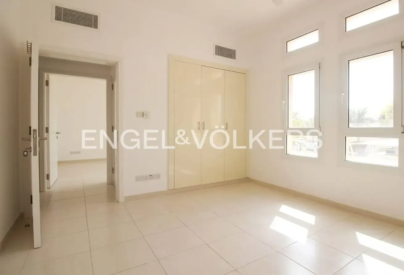 End Unit | Vacant | View Today